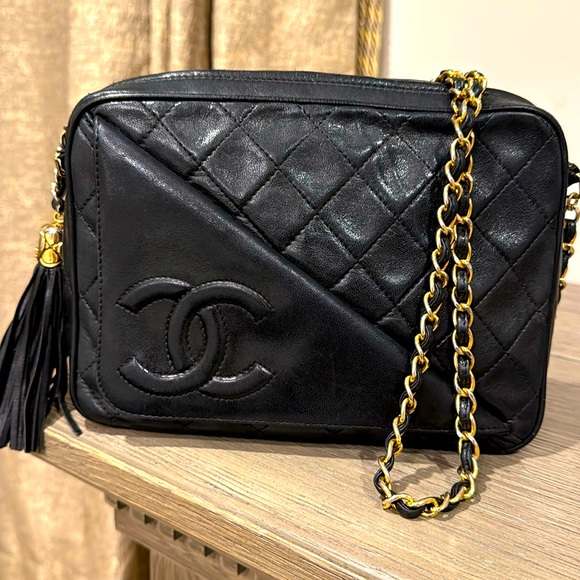 Chanel vintage tassel camera style bag in beautiful condition - Picture 1 of 12